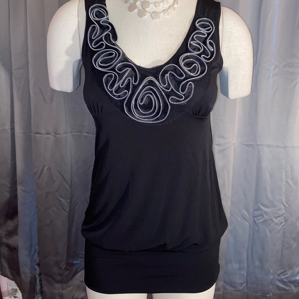 Woman’s Black Tank Top With Zipper Design